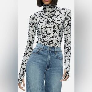 Alice + Olivia Women's Delaina Long Sleeve Floral Turtleneck Top Size S